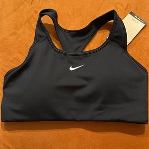 Women’s Nike Sports Bra Size M